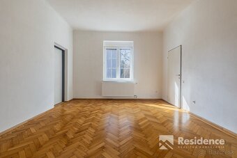 REZERVOVANÉ 3 izbový byt s pozemkom a parkovacím státím v sk - 7