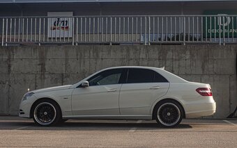 Mercedes-Benz E trieda Sedan - 7