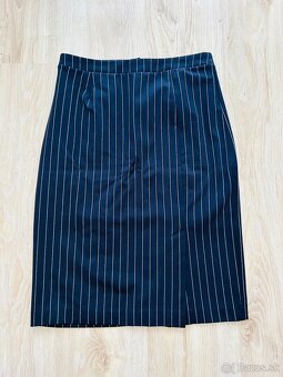 KRÁSNY SUKŇOVÝ KOSTÝM značky RESERVED - 7