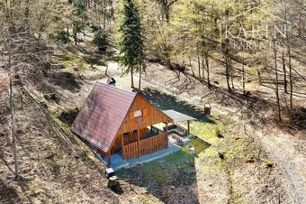 Priamo pri lese zrekonštruovaná chata s výnimočným výhľadom - 7