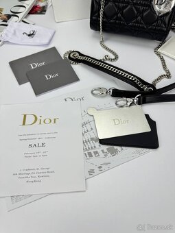 Elegantná čierna mini kabelka so striebornými detailmi - 7
