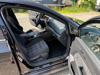 Predám Volkswagen Golf 8 GTi 2023 v záruke - 7