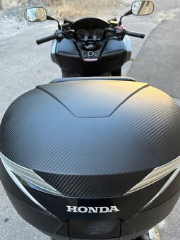 Predam skuter Honda Forza 300 - 7