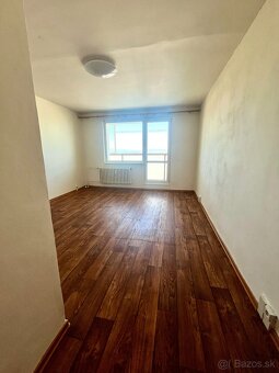 Priestranná garsónka 28m2 - sídlisko KVP - 7