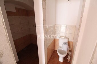 NA PREDAJ - DVA IDENTICKÉ DOMČEKY / APARTMÁNY NA LIPTOVE - 7