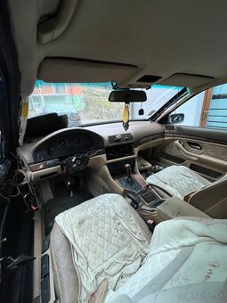 Rozpredám BMW E39 orientblau - 7