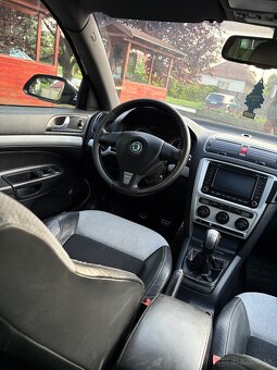 ŠKODA OCTAVIA COMBI RS 2.0TDI - 7
