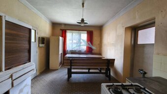 Vidiecky dom v obci Olováry v okrese Veľký Krtíš. - 7