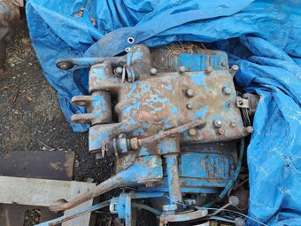 Zetor 3011 převodovka a jiné díly - 7
