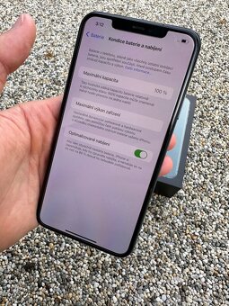 iPhone 11 pro max 512GB - baterie 100% - 7