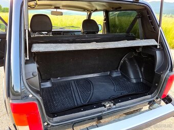 Lada Niva 1.7i 4x4 - 7