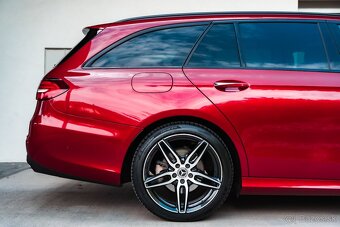Mercedes-Benz E 220d AMG Line Night Paket Drive Assist + - 7