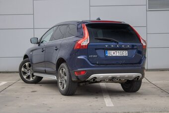Volvo XC60 D5 AWD Momentum 4X4 - 7