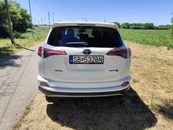 Toyota RAV4 2.0 diesel ročník 2017 - 7