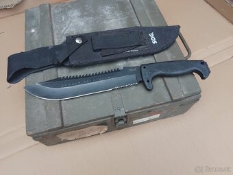 Nôž SOG - 7