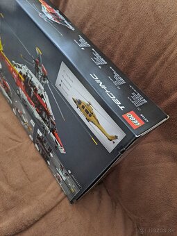 Lego Technic 42145 Záchranárska helikoptéra Airbus H175 - 7