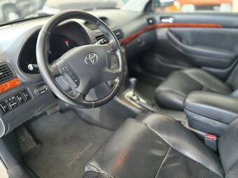 Toyota Avensis Combi - 7
