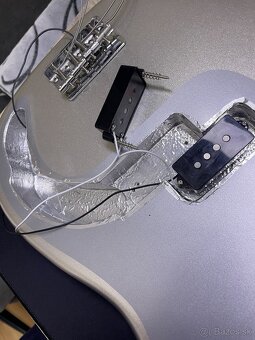 Precision bass SQUIER - 7