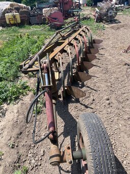 Sejačka Mistral 6000 a 7-radličný pluh - 7