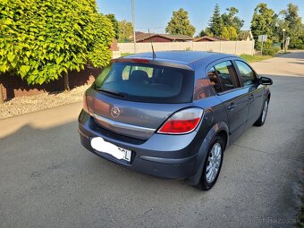 Predam opel astra h 1.4 16v benzín kw 66 r.v 2006 - 7