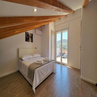 CHORVATSKO: 6kk Úchvatný dům s výhledem na moře v Trogiru/Ci - 7