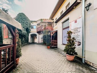 BUDOVA V CENTRE MESTA LUČENEC - 7