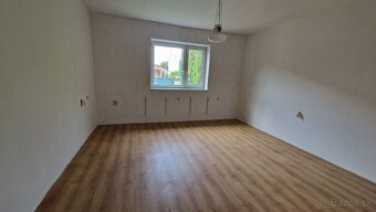 Predaj 3 izbového bytu s garážou a záhradkou - 7