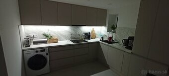 REKONŠTRUKCIE BYTOV -INTERIÉROV, DOMOV - 7