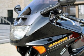 HONDA CBR 1000F - 7