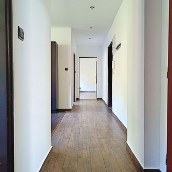 REZERVOVANÉ: Veľkometrážny 80m2 - 3 izbový byt Dlhá nad Kysu - 7
