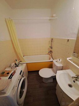 EXKLUZÍVNE predáme garzonku Šustekova ul Bratisalava - 7