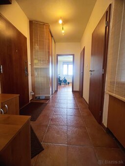Krásny a slnečný 3 izbový byt s loggiou, Levice, sídlisko R5 - 7