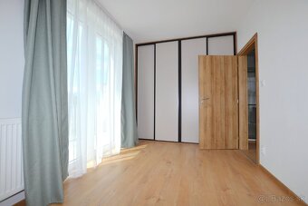 NA PRENÁJOM | 3 izbový byt, strešný s priestrannou terasou - 7