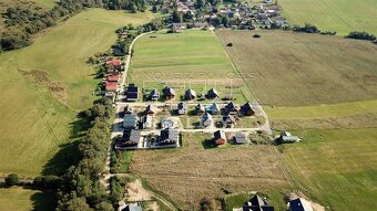 STAVEBNÝ POZEMOK UMIESTNENÝ UPROSTRED NÁDHERNEJ OKOLITEJ... - 7