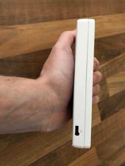 Nintendo DSI takmer nepoužívané + R4 karta + 32 gb sd karta - 7