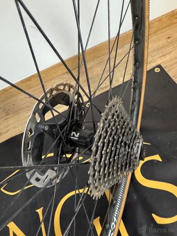 gravel kolesa dt swiss - 7