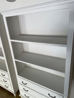 provensalska biela kniznica - drevo - 7