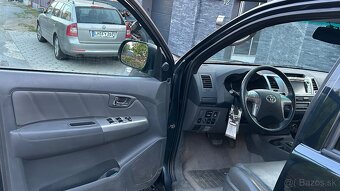 Toyota Hilux 3.0 D-4D 126Kw 4x4 A/T 5 - 7