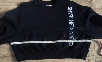 Calvin Klein crop mikina - 7