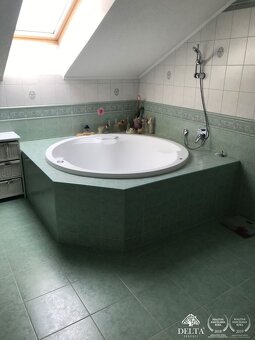 Predaj pekného rodinného domu so záhradou o výmere 500 m2 vo - 7