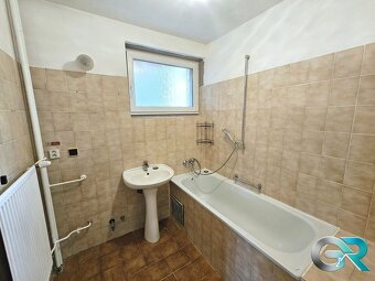 Exkluzívne ponúkame na predaj veľkometrážny 4-izbový byt, sí - 7