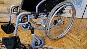 Invalidný vozík odľahčený s brzdou pre obsluhu - 7