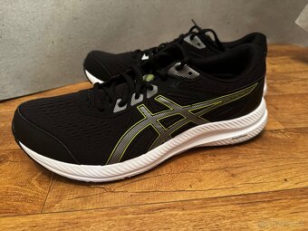 Predám viac kusov asics veľkosť 45 - 7