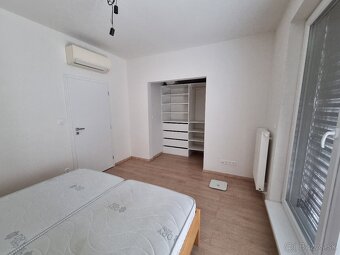 Predám moderne zariadený 3 izbový byt s veľkou terasou - 7