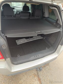 Opel Zafira B Lift model od roku 2005-2012 - 7