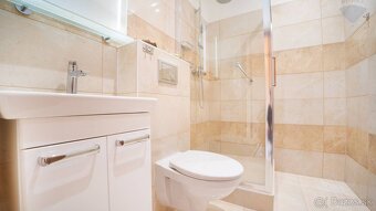 Na predaj dvojgarsónka v pôvodnom stave (2x loggia), Nám. Hr - 7