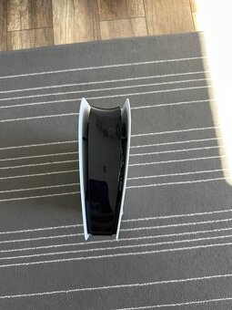 Playstation 5 Slim 1 TB + 2 Ovládače + Stojan - 7