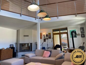 Priestranný rodinný dom s bazénom a záhradou - Žarnovica 180 - 7