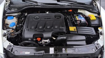 ŠKODA OCTAVIA COMBI 2.0 TDi 103KW CR FAMILY XENON NAVI ŤAŽNÉ - 7
