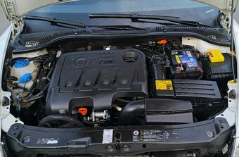 ŠKODA OCTAVIA COMBI 2.0 TDi 103KW CR FAMILY XENON NAVI ŤAŽNÉ - 7